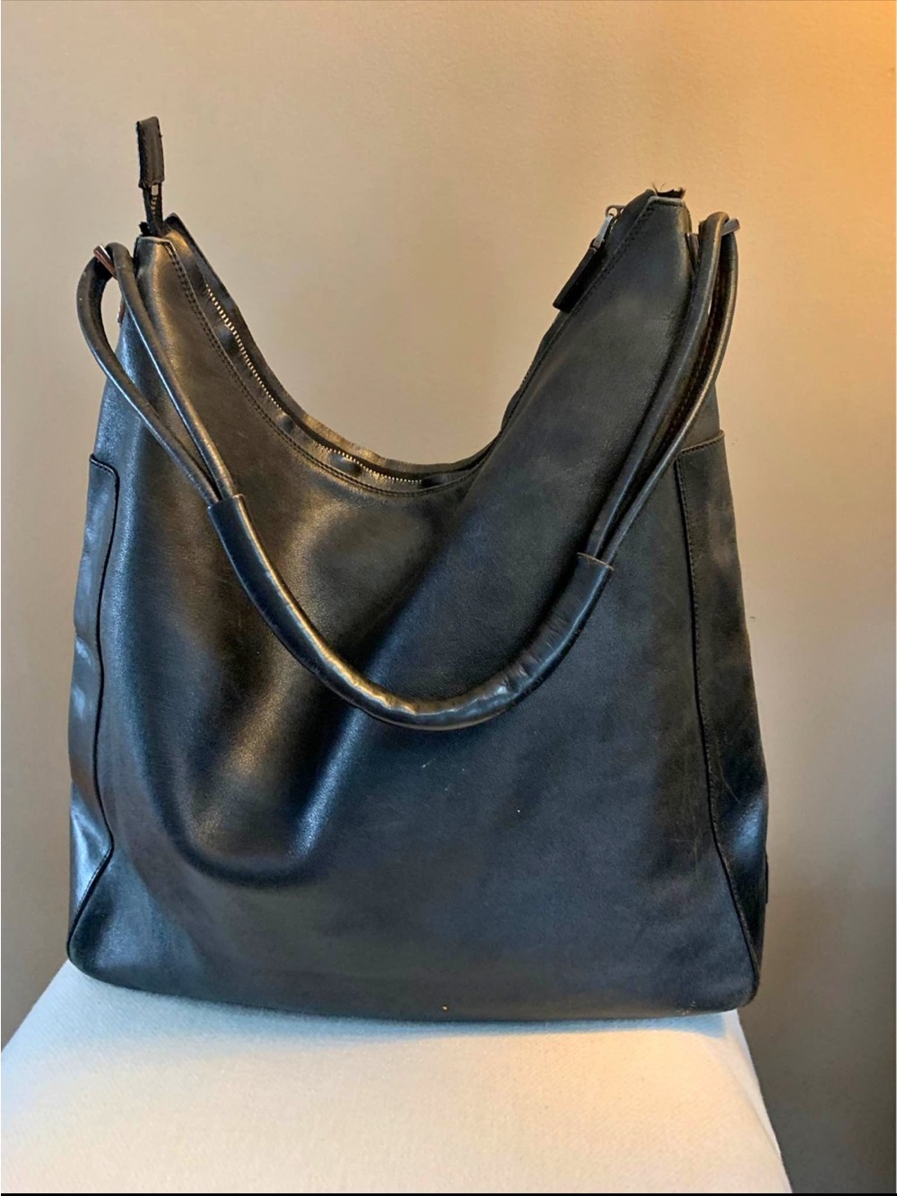 Authentic GUCCI Classic Black Leather Hobo Shoulder Bag